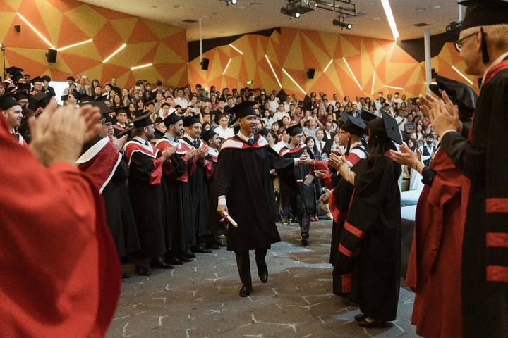 Quỹ học bổng BUV năm 2023 tiếp tục hành trình thắp sáng ước mơ học tập - 3