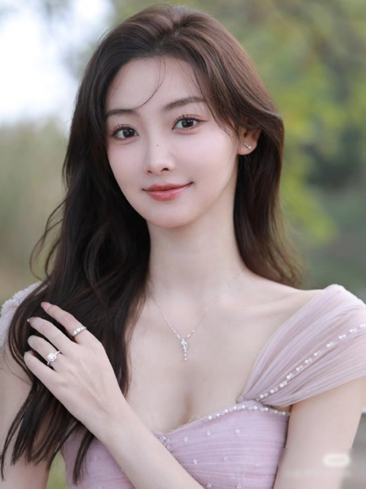 'Nữ thần bóng rổ' dẫn chương trình World Cup khiến dân mạng Trung Quốc mê mẩn - 8