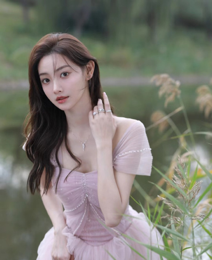 'Nữ thần bóng rổ' dẫn chương trình World Cup khiến dân mạng Trung Quốc mê mẩn - 9