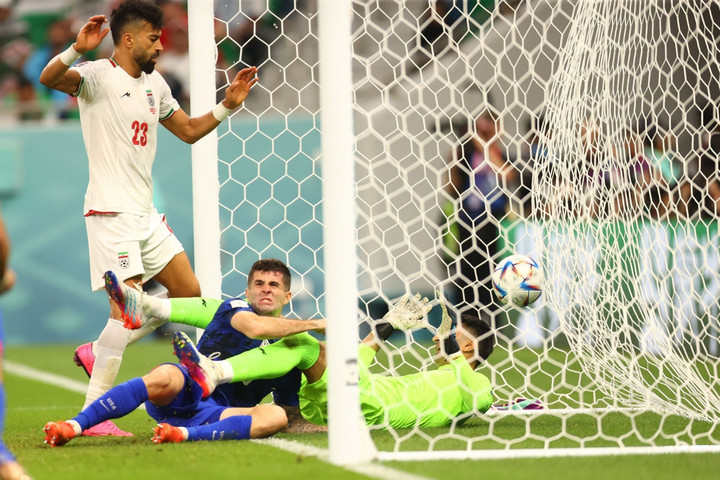 Ghi bàn chưa kịp ăn mừng, người hùng đội tuyển Mỹ vào thẳng bệnh viện - 2