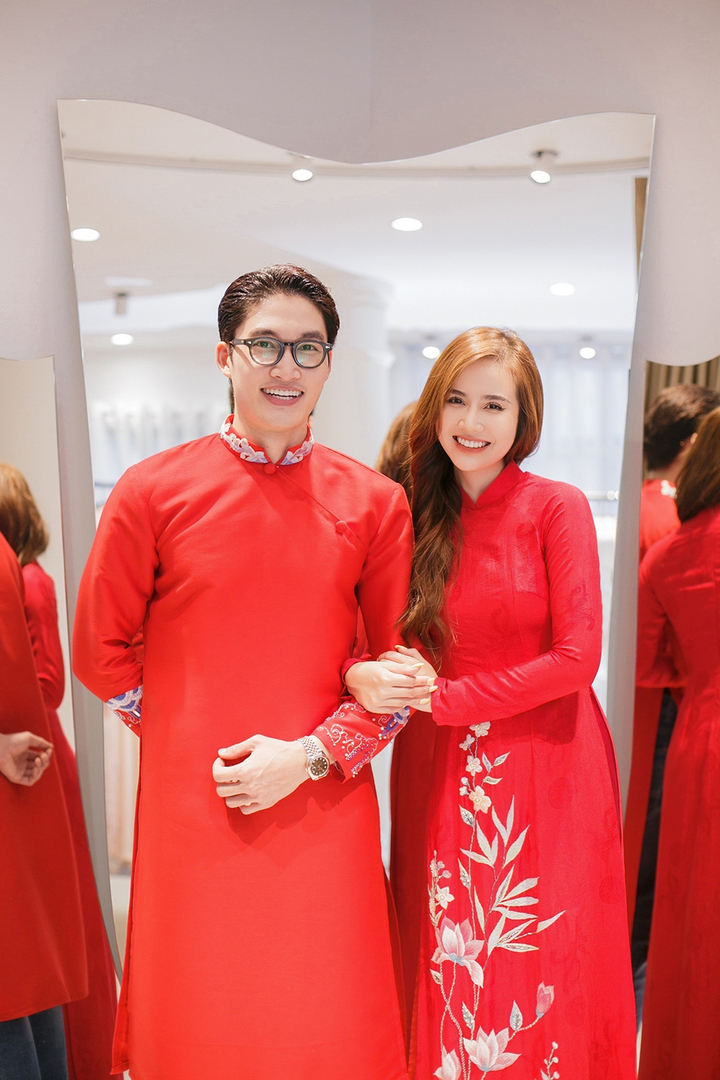 Đình Tú cùng Huyền Lizzie đi thử áo dài cưới - 4