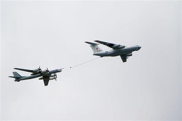 Lần đầu máy bay ném bom Nga và Trung Quốc hạ cánh xuống sân bay của nhau - 1
