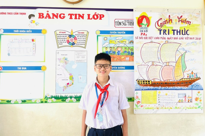 Bộ trưởng GD&ĐT tặng bằng khen học sinh lớp 7 cứu người thoát đường ray tàu hoả - 1