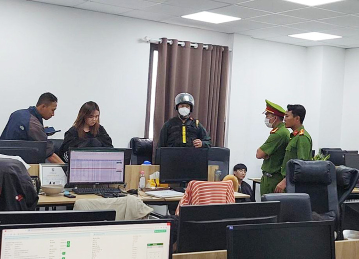 Công ty Luật TNHH Power Law ghép ảnh nhạy cảm để đòi nợ - 1