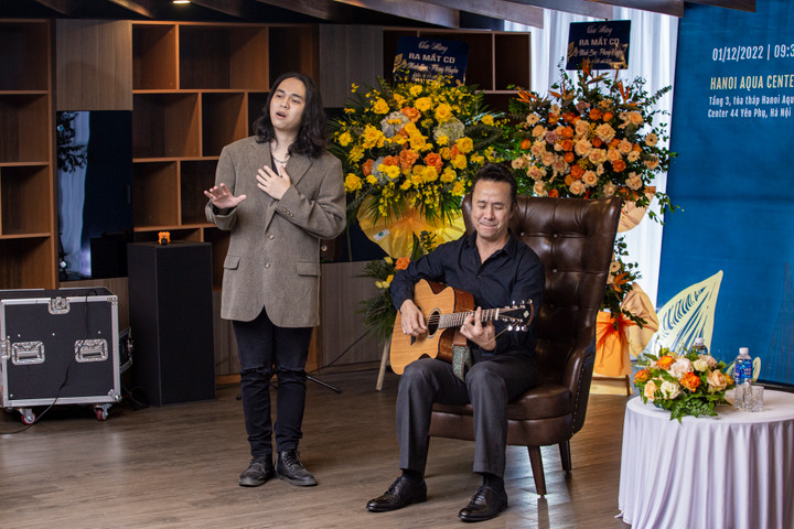 'Tình – Yêu suốt cả đời' - Điểm chạm giữa Lê Minh Sơn và nhà thơ Phong Huyền - 2