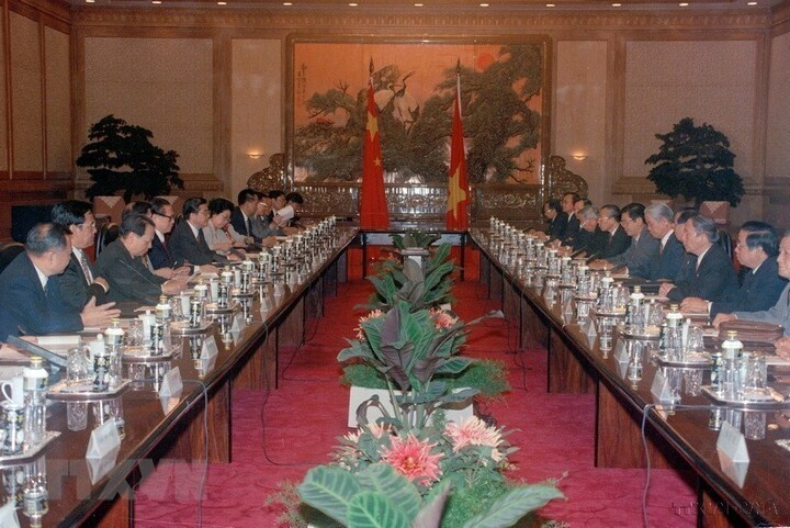 Hình ảnh về các nhà lãnh đạo Việt Nam và ông Giang Trạch Dân - 13
