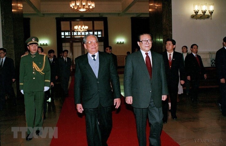 Hình ảnh về các nhà lãnh đạo Việt Nam và ông Giang Trạch Dân - 3
