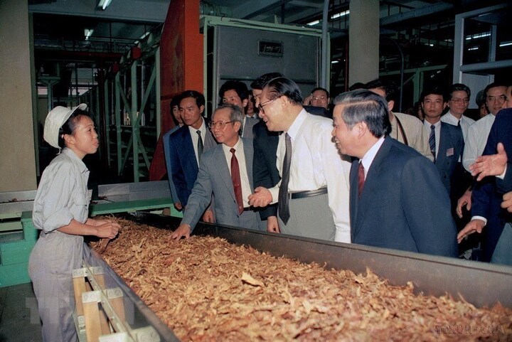 Hình ảnh về các nhà lãnh đạo Việt Nam và ông Giang Trạch Dân - 10