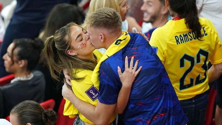 Vì sao các cầu thủ nổi tiếng thường hẹn hò với người mẫu, diễn viên? - 2