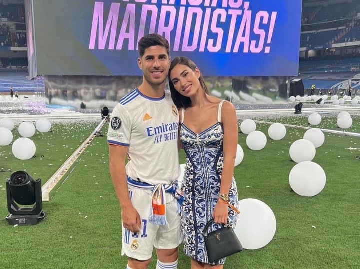 Vì sao các cầu thủ nổi tiếng thường hẹn hò với người mẫu, diễn viên? - 4