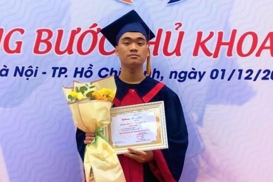 Hành trình trở thành thủ khoa đại học của nam sinh từng mắc bệnh nguy hiểm - 2