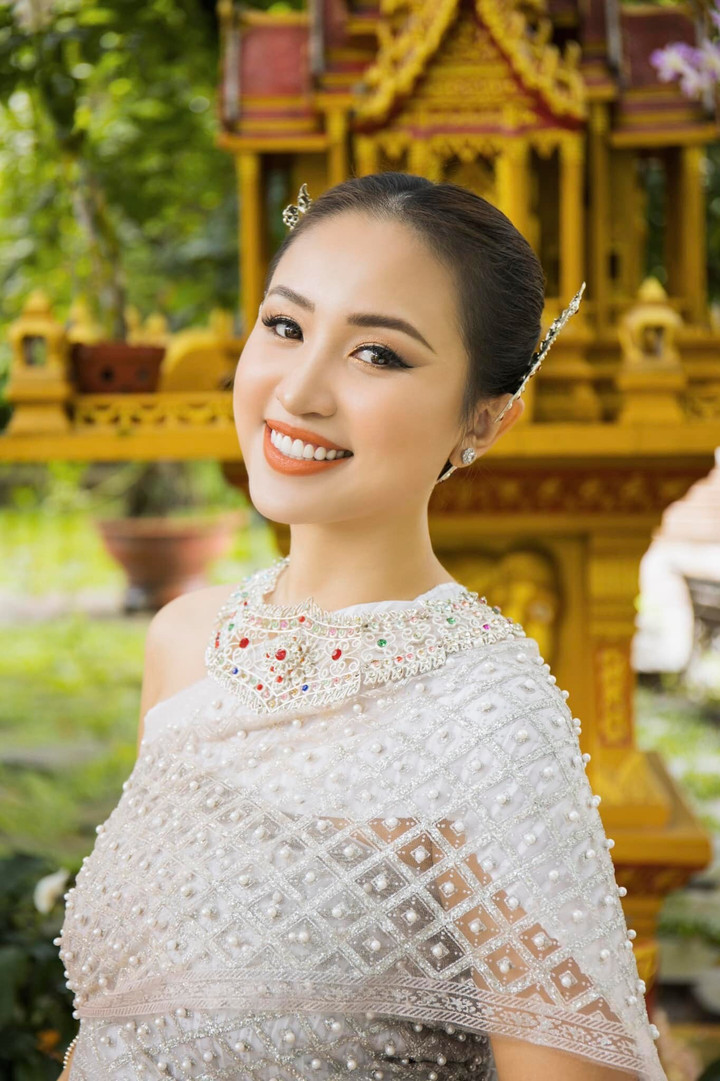 Sao Việt 4/12: Lệ Quyên diện váy gợi cảm, 'dính như sam' với Lâm Bảo Châu - 5