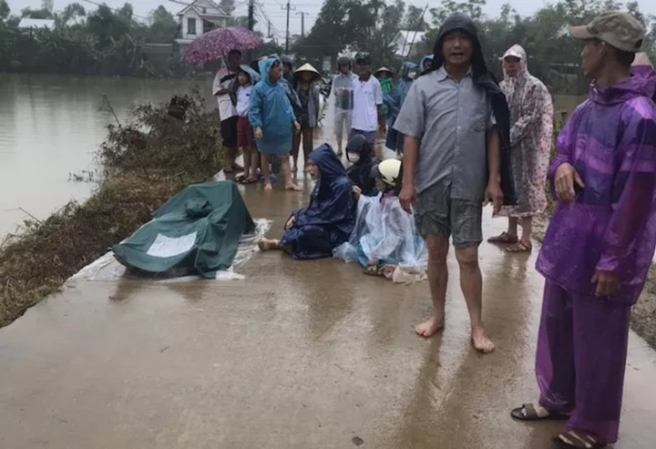Người bị lũ cuốn trôi ở Thừa Thiên - Huế là bí thư xã - 1