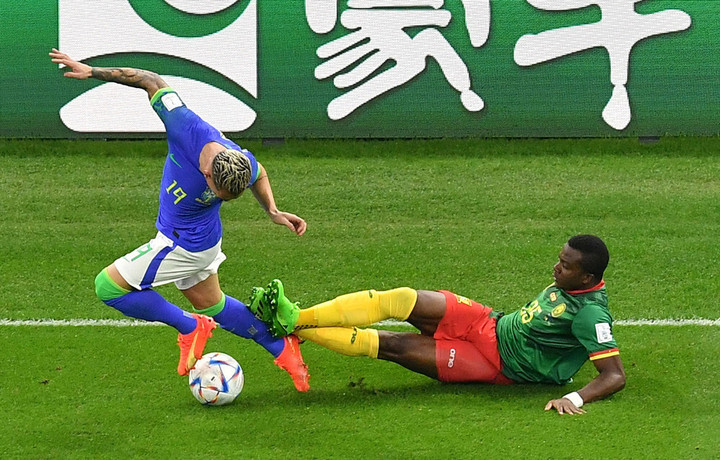 Trực tiếp bóng đá Cameroon 1-0 Brazil: Aboubakar nhận thẻ đỏ sau khi ghi bàn - 9