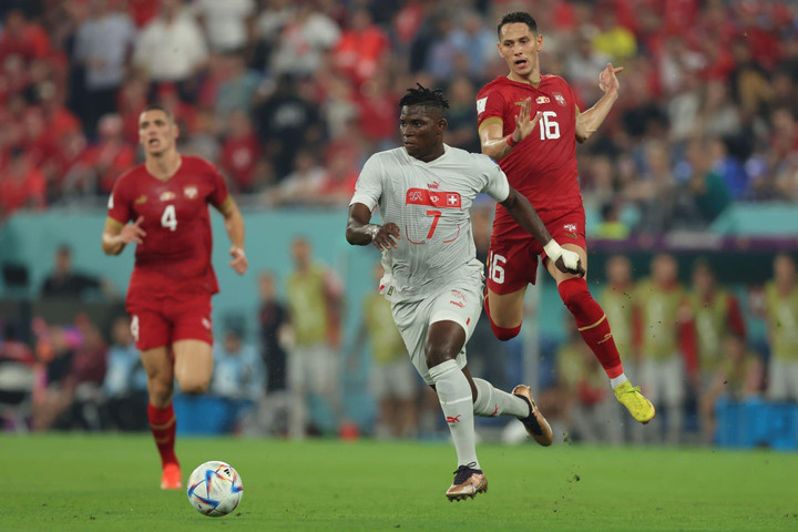 Trực tiếp bóng đá Serbia 2-3 Thuỵ Sỹ: Thế trận đảo chiều - 1