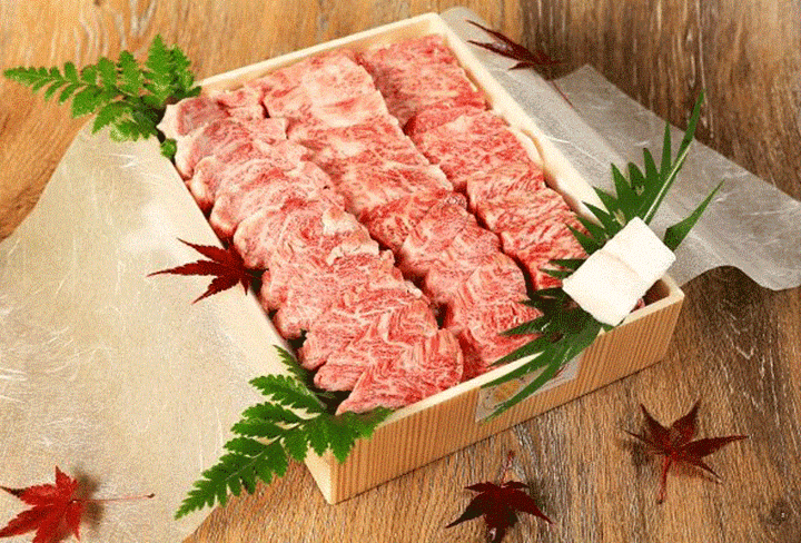 Hộp quà Tết tràn ngập bò Kobe, giá hàng chục triệu đồng - 2