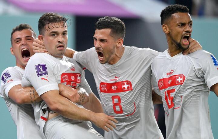Thắng kịch tính Serbia, Thuỵ Sỹ vào vòng 1/8 gặp Bồ Đào Nha - 1