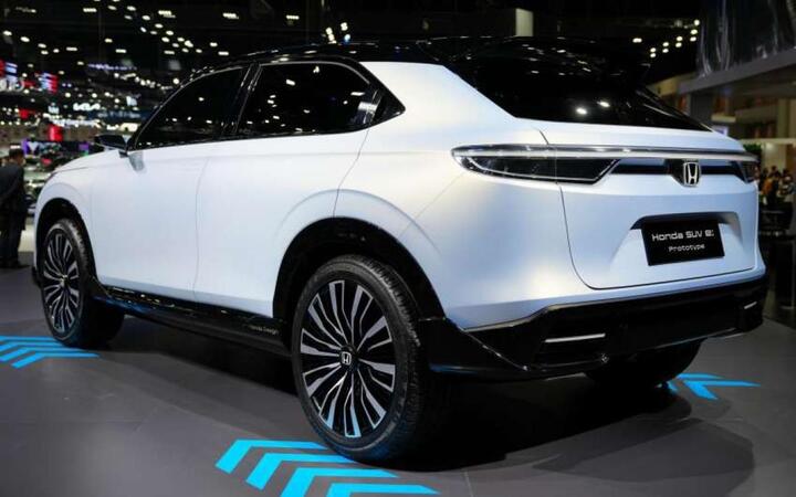 Honda giới thiệu HR-V phiên bản động cơ điện - 2