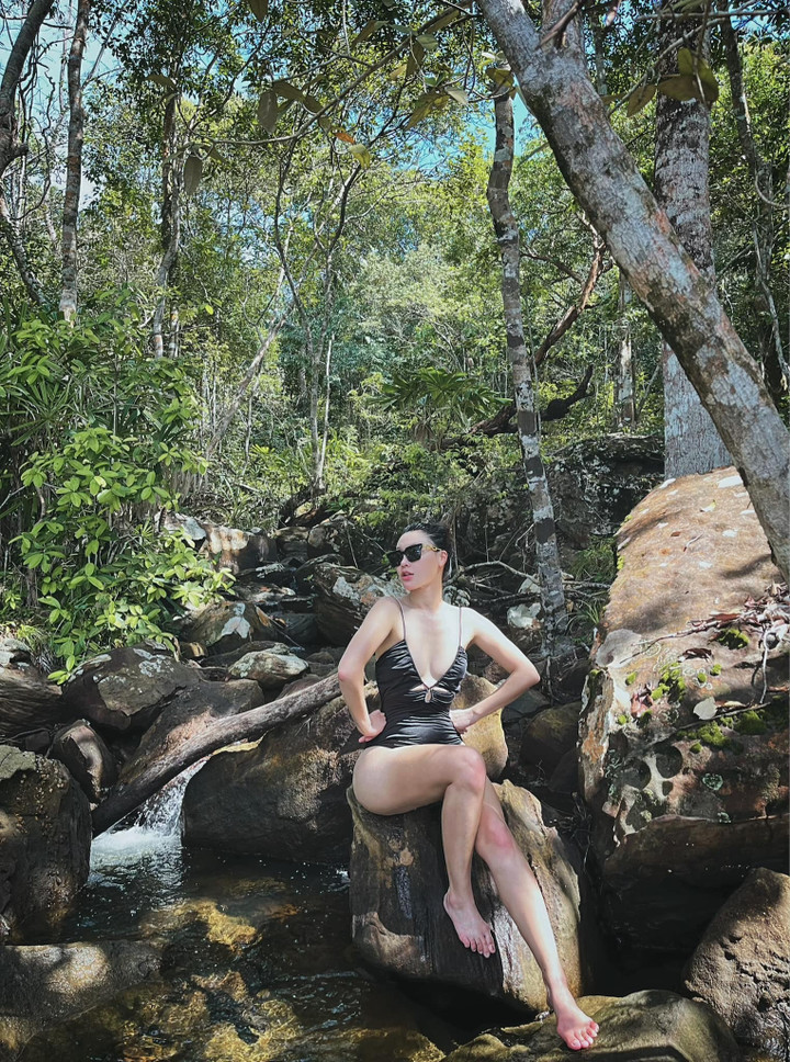 Sao Việt 5/12: Cát Phượng chụp ảnh cưới cùng 'người đàn ông đặc biệt' - 8