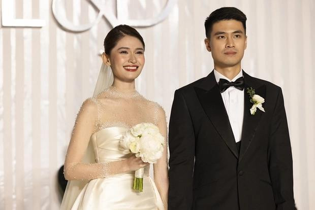 Á hậu Thùy Dung được bố hát tặng, xúc động bật khóc vì hạnh phúc trong lễ cưới - 4