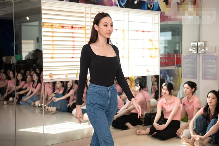 Ảnh đời thường của thí sinh Hoa hậu Việt Nam 2022 - 9