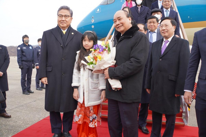 Chủ tịch nước Nguyễn Xuân Phúc bắt đầu thăm cấp Nhà nước Hàn Quốc - 4