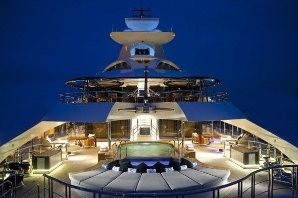 Siêu du thuyền lớn hơn cả sân vận động World Cup của Hoàng gia Qatar - 3