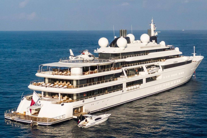 Siêu du thuyền lớn hơn cả sân vận động World Cup của Hoàng gia Qatar - 7