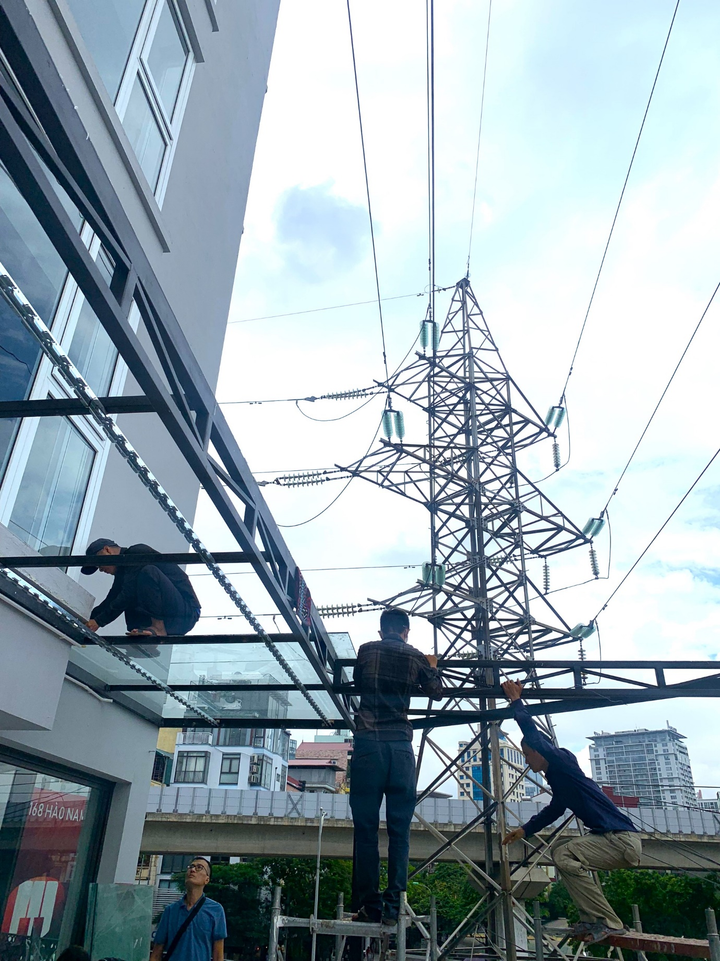 EVNHANOI bảo vệ an toàn hành lang lưới điện phục vụ phát triển kinh tế, xã hội - 3