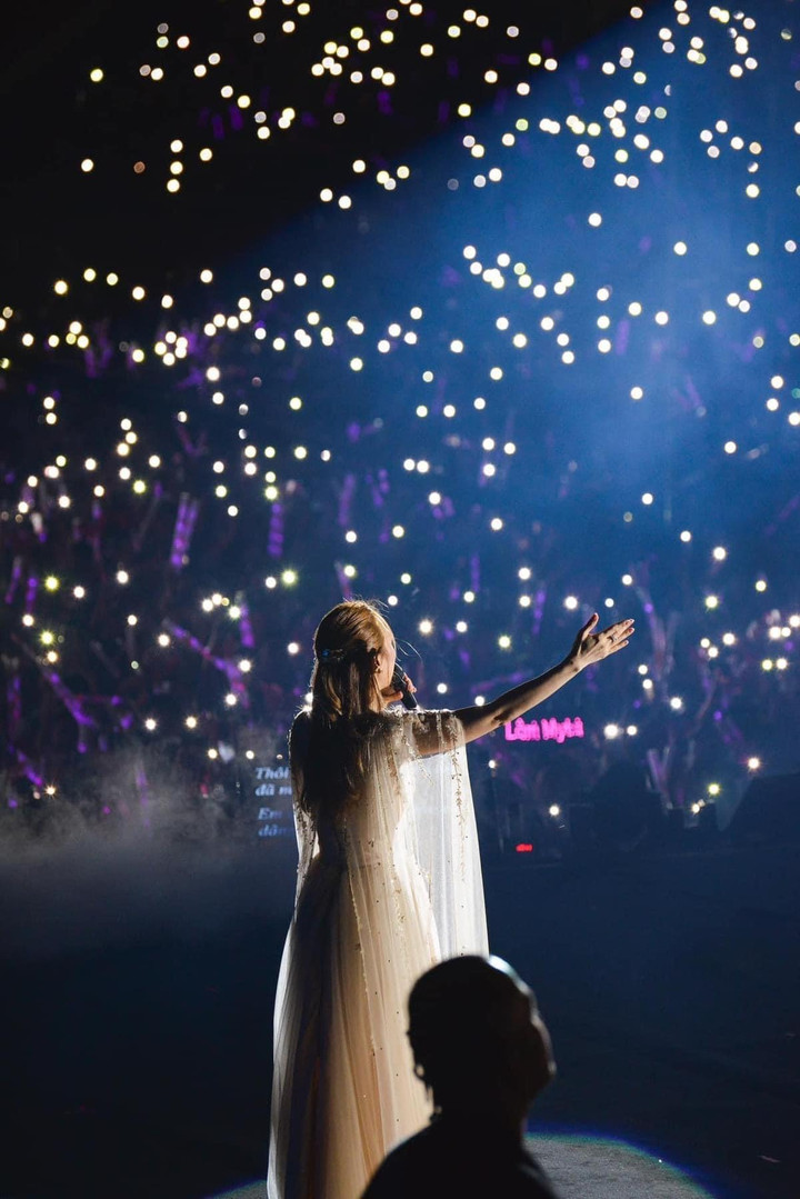 Mỹ Tâm bật khóc trước tình cảm của khán giả sau 1 tháng diễn liveshow 'Tri Âm' - 3