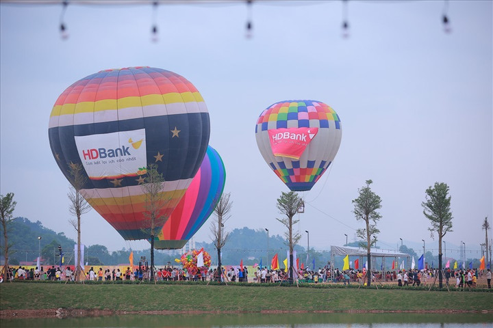 Rực rỡ sắc màu lễ hội Kỳ hoa - Lạng Sơn năm 2022 - 2