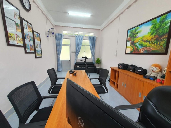 Phòng điều tra thân thiện giúp bé gái hết tâm lý sợ sệt, bình tĩnh khai báo - 1