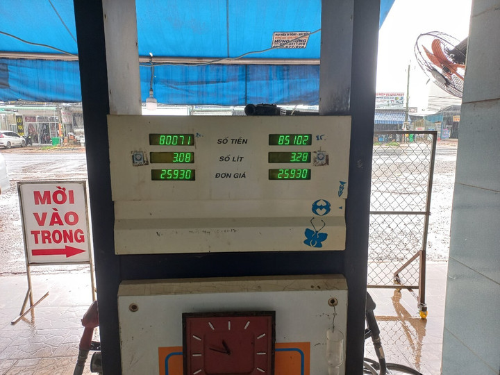 Bình Phước: Xử lý cửa hàng tự ý điều chỉnh giá bán lẻ xăng dầu - 1