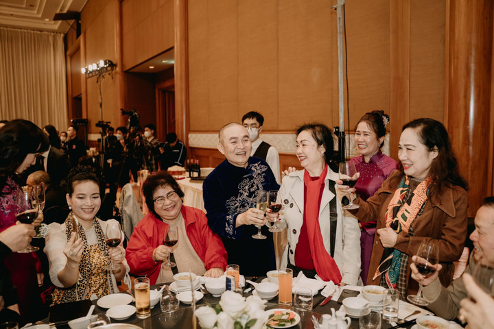 Sao Việt 7/12: Dàn sao đình đám dự đám cưới con gái Xuân Hinh - 3