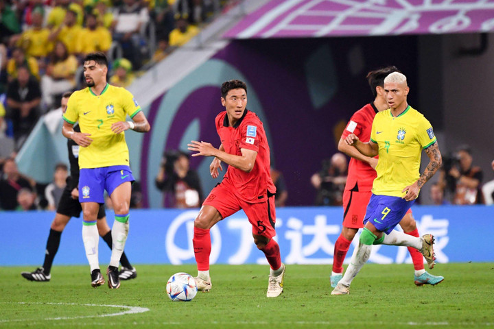 Trực tiếp bóng đá Brazil 4-1 Hàn Quốc: Siêu phẩm rút ngắn tỉ số - 2