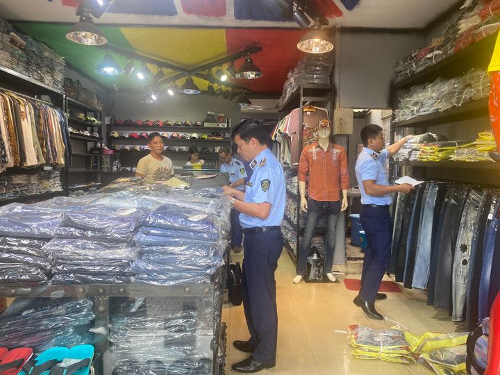 Đắk Lắk: Tăng cường công tác quản lý, giám sát việc kinh doanh hàng giả - 1