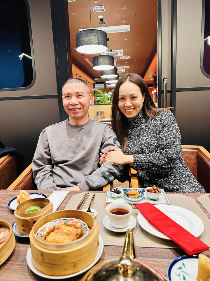 Sao Việt 8/12: Diễn viên Mạnh Trường lần đầu khoe ảnh con thứ ba - 4