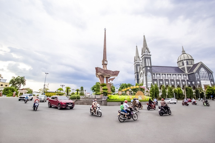 Căn hộ vừa túi tiền, vững pháp lý hút khách - 1