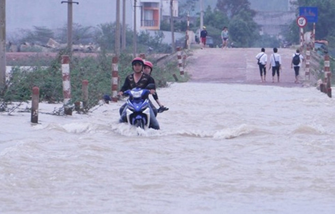 Dự báo thời tiết hôm nay 7/12: Miền Trung tiếp tục mưa lớn, đề phòng sạt lở - 1