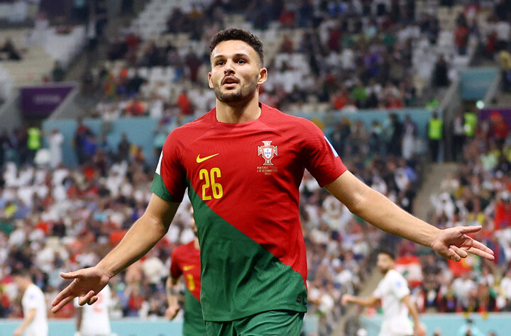Báo quốc tế: Không có Ronaldo, Bồ Đào Nha đáng sợ hơn - 2
