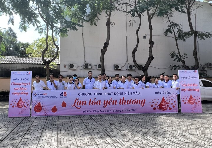 Ngành điện miền Nam triển khai chương trình tri ân khách hàng năm 2022 - 1