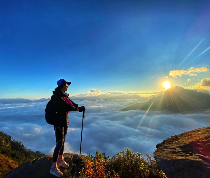 Lạc lối trước cảnh đẹp ‘nghẹt thở’ của biển mây trên ‘nóc nhà Y Tý’ - 6