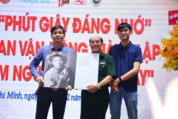 'Phút giây đáng nhớ' - cuốn sách ảnh lưu giữ những tư liệu vô giá - 1