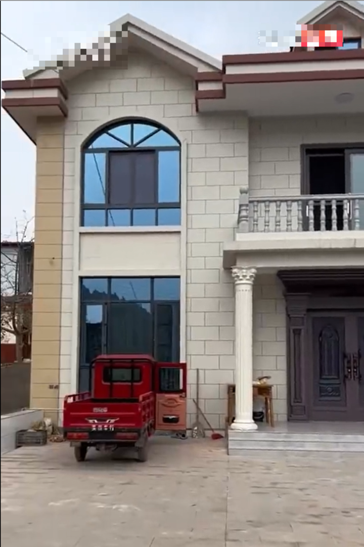 Thương cụ ông bán cam giữa gió lạnh nên mua giúp, nhóm bạn sốc khi thấy nơi cụ ở - 4