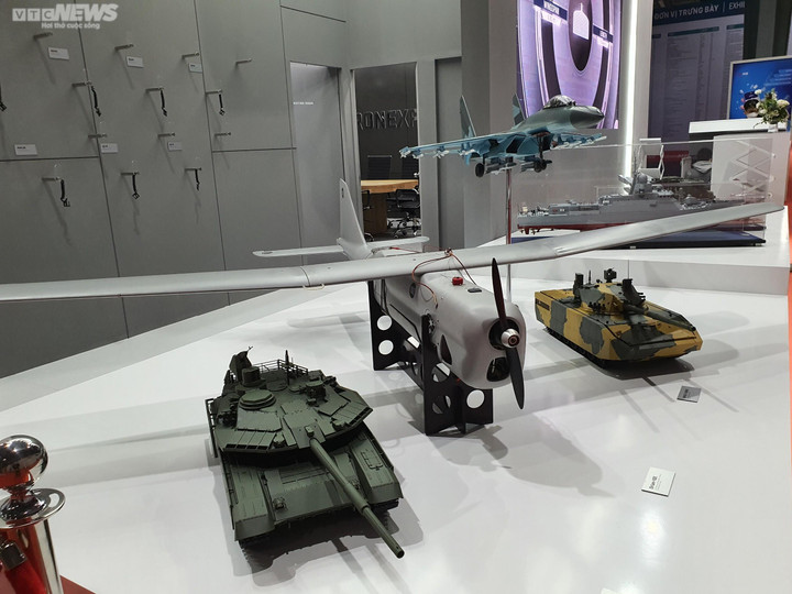 Triển lãm Quốc phòng 2022: Không quân Việt Nam trình diễn trên bầu trời Hà Nội - 82