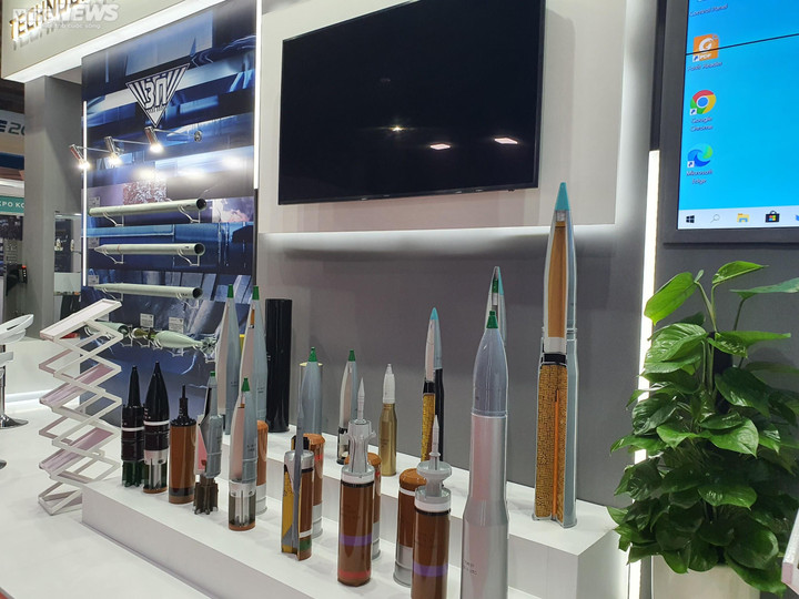 Triển lãm Quốc phòng 2022: Không quân Việt Nam trình diễn trên bầu trời Hà Nội - 83