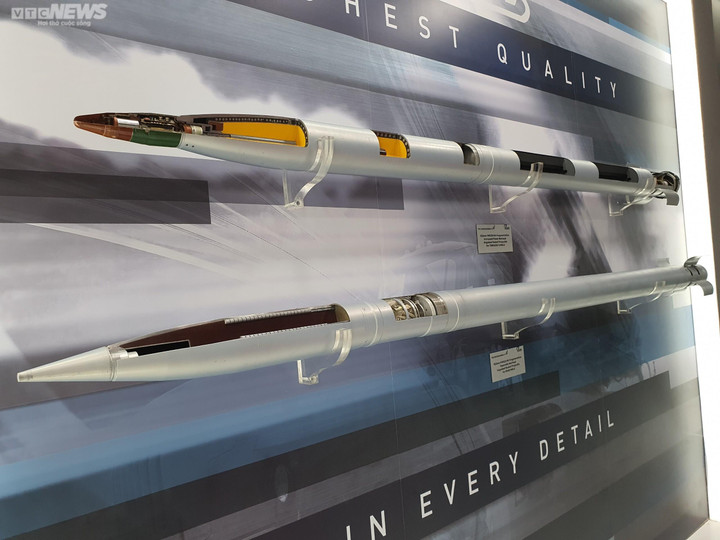 Triển lãm Quốc phòng 2022: Không quân Việt Nam trình diễn trên bầu trời Hà Nội - 85