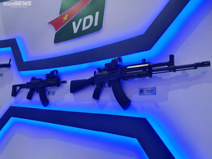 Triển lãm Quốc phòng 2022: Không quân Việt Nam trình diễn trên bầu trời Hà Nội - 42