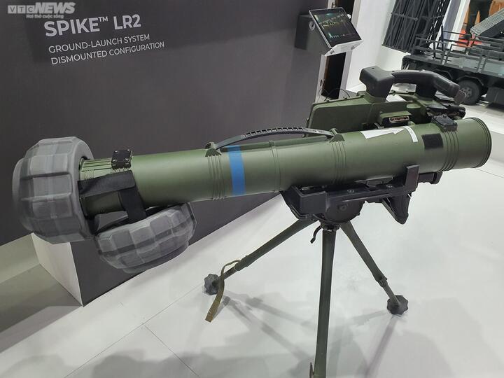 Israel giới thiệu cho Việt Nam hệ thống tên lửa chống tăng tiên tiến nhất - 1