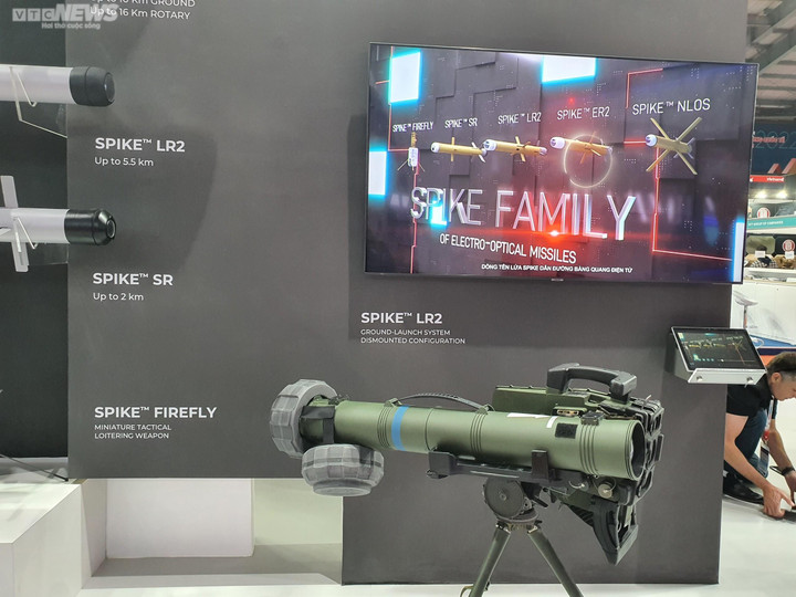 Triển lãm Quốc phòng 2022: Không quân Việt Nam trình diễn trên bầu trời Hà Nội - 40